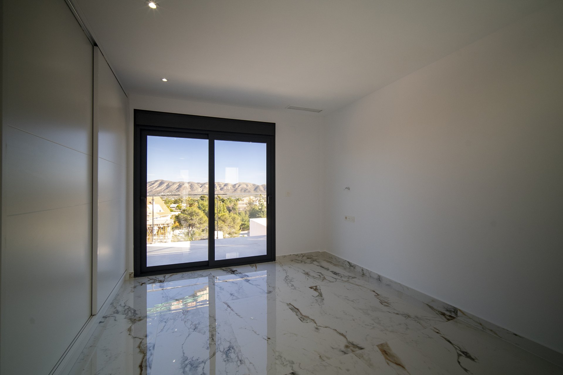 New Build - detached - Coloma