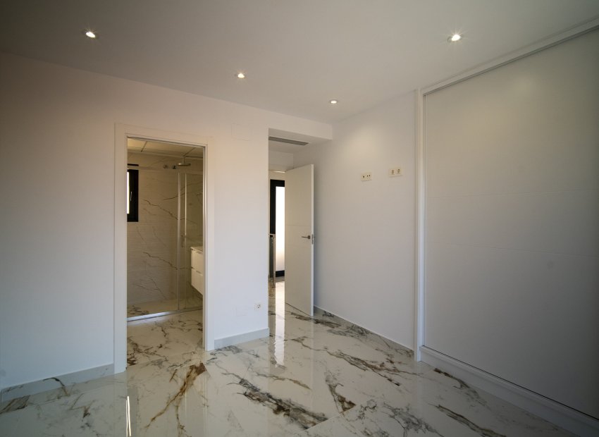 New Build - detached - Coloma