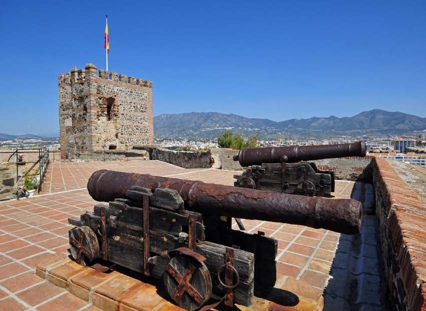 Nowy budynek - Daszek - Las Lagunas de Mijas