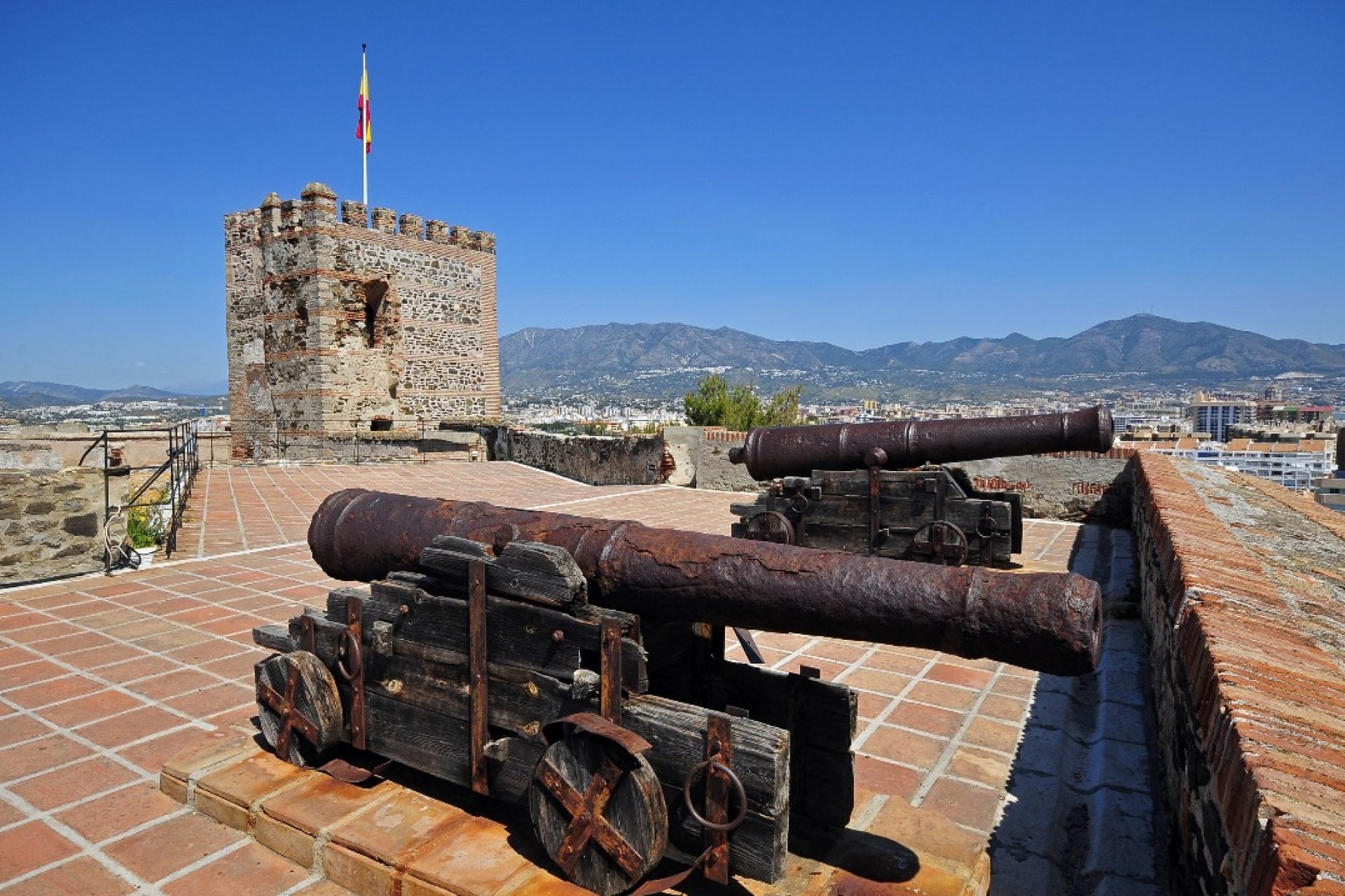Nowy budynek - Daszek - Las Lagunas de Mijas