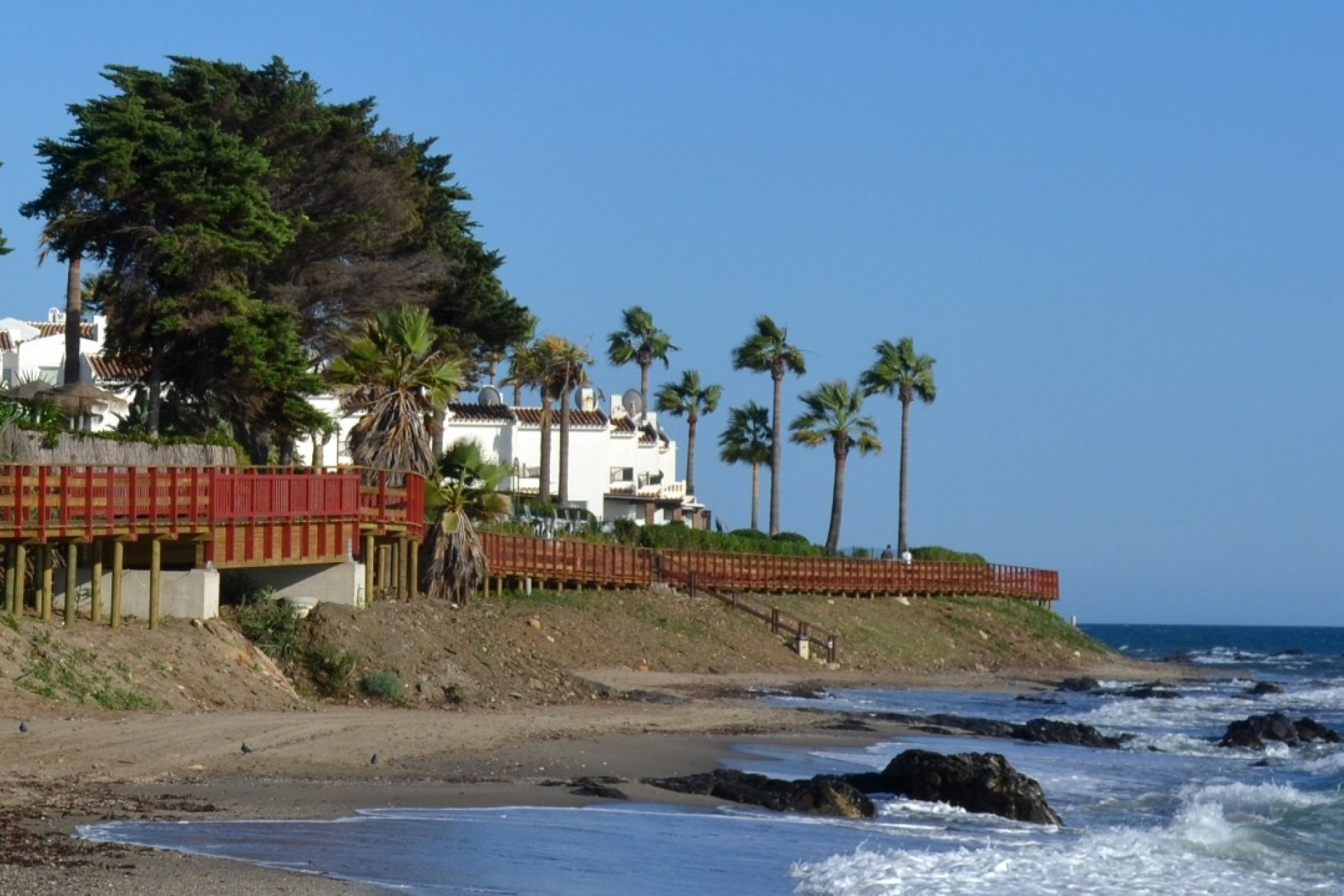 Nowy budynek - Daszek - Las Lagunas de Mijas