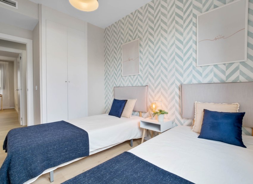 Nowy budynek - Daszek - Las Lagunas de Mijas