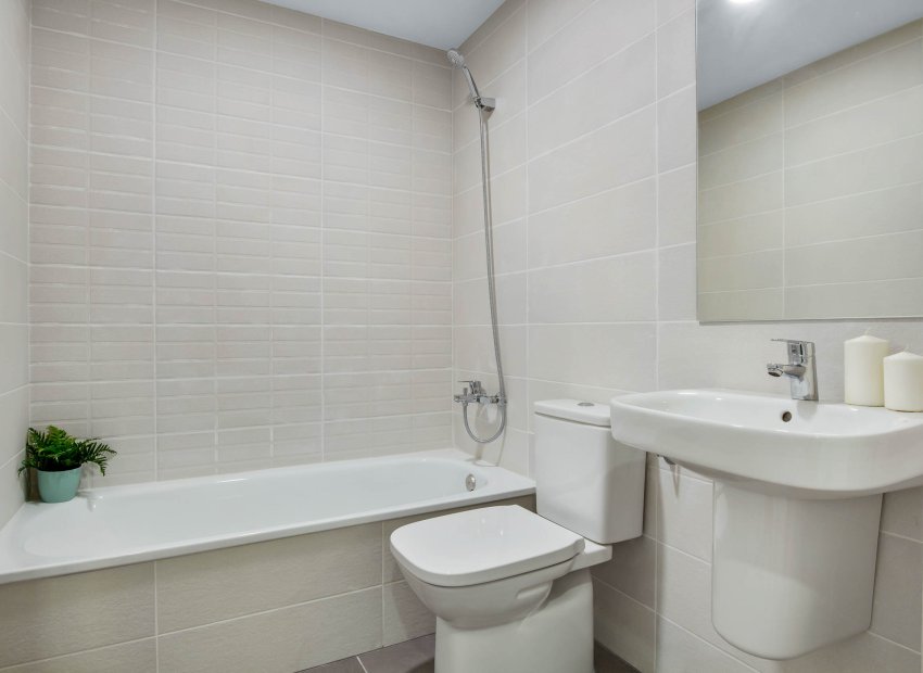 Nowy budynek - Daszek - Las Lagunas de Mijas