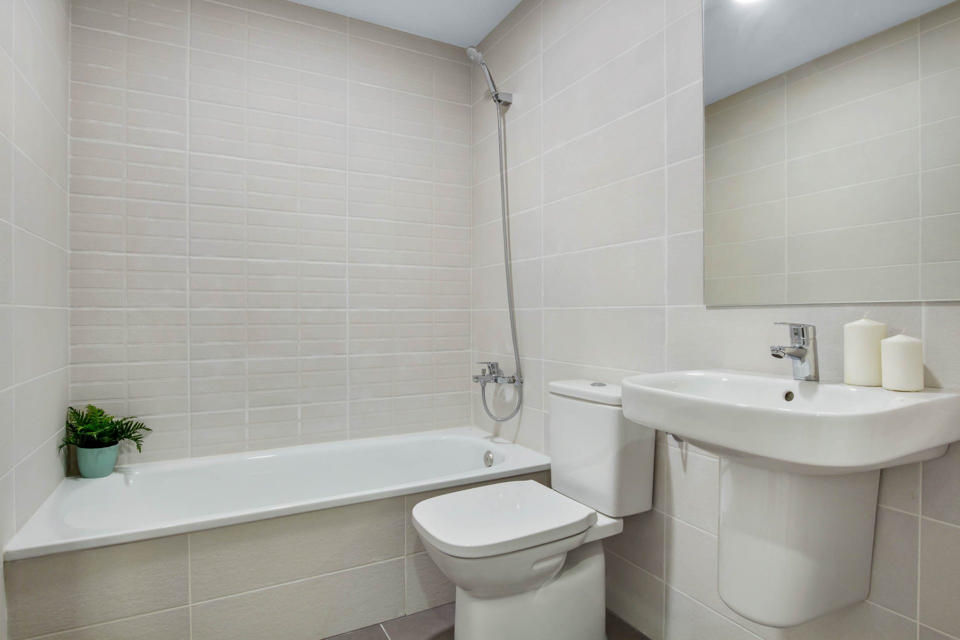 Nowy budynek - Daszek - Las Lagunas de Mijas