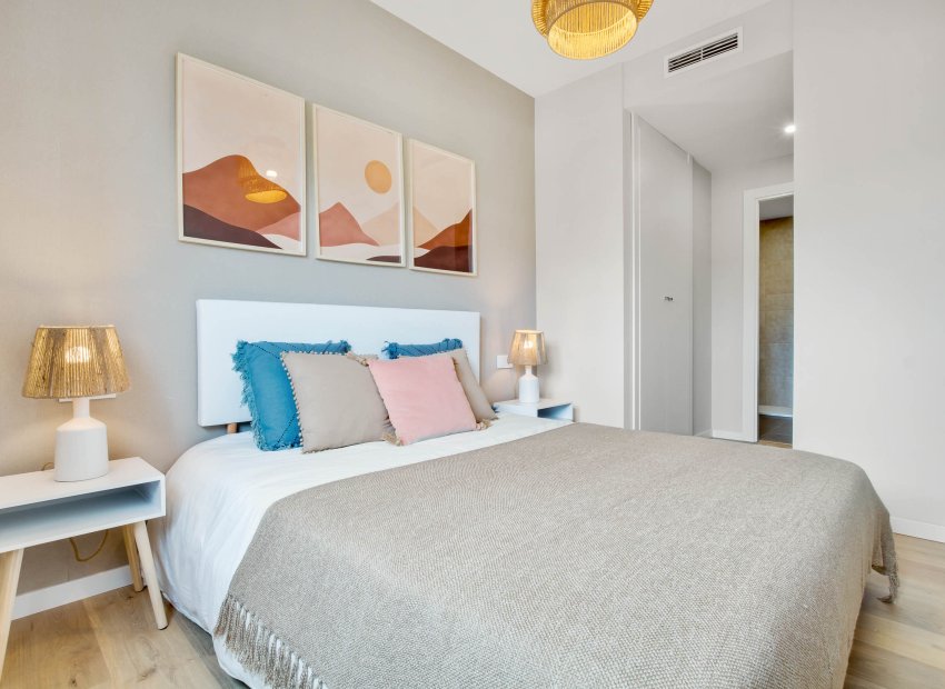 Nowy budynek - Daszek - Las Lagunas de Mijas