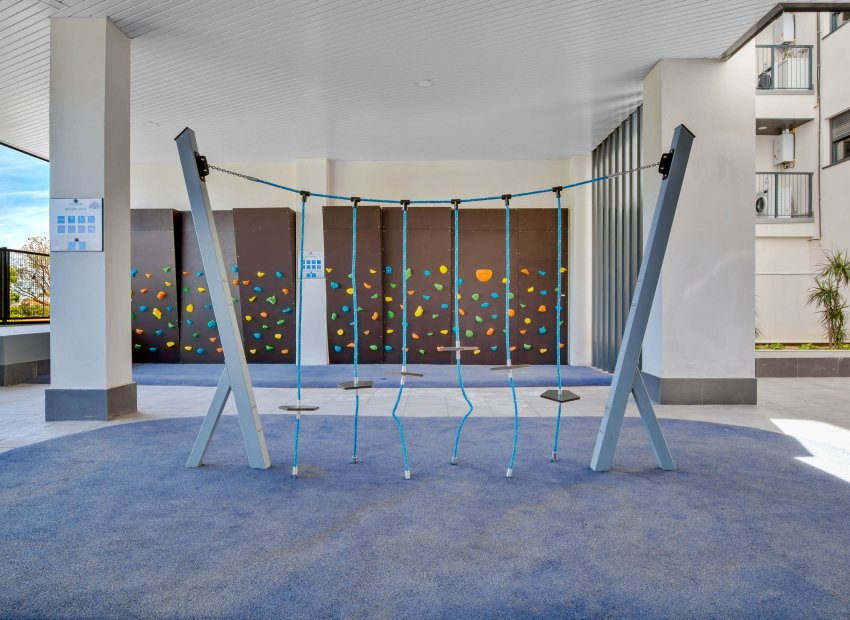 Nowy budynek - Daszek - Las Lagunas de Mijas