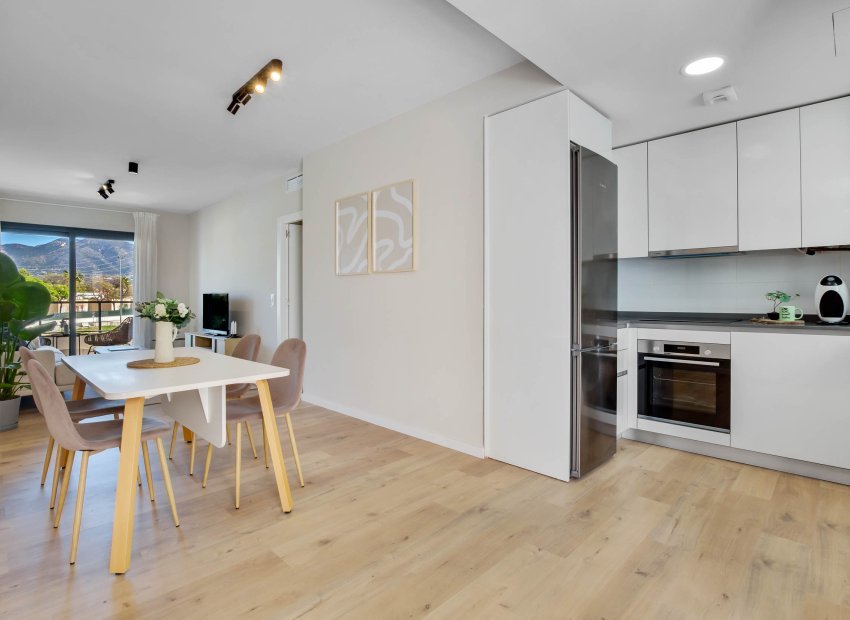 Nowy budynek - Daszek - Las Lagunas de Mijas