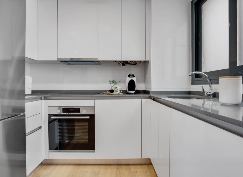 Nowy budynek - Daszek - Las Lagunas de Mijas