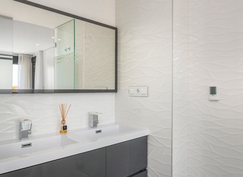 Nowy budynek - detached - Playa Paraiso