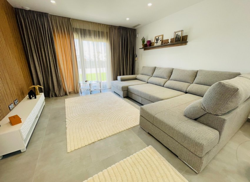 Nowy budynek - detached - Torrevieja