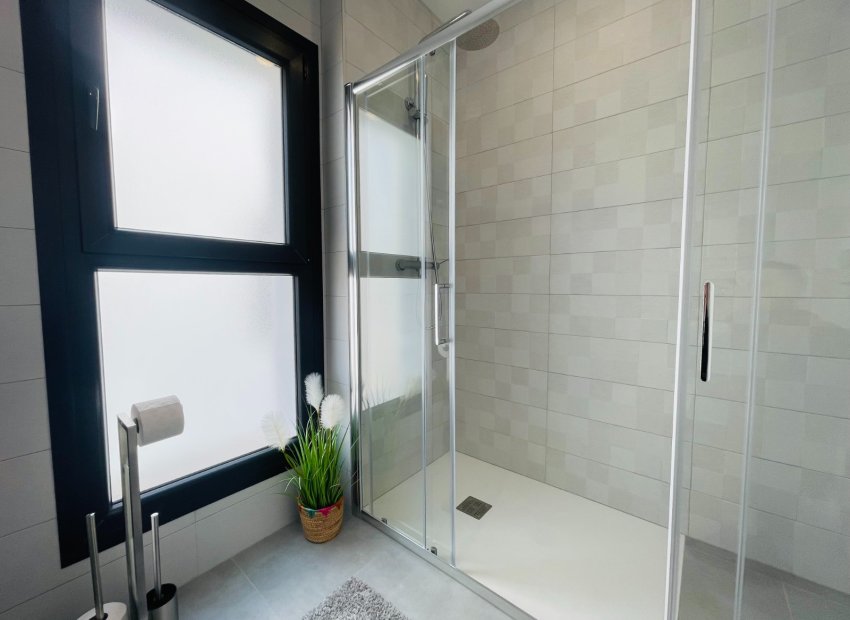 Nowy budynek - detached - Torrevieja