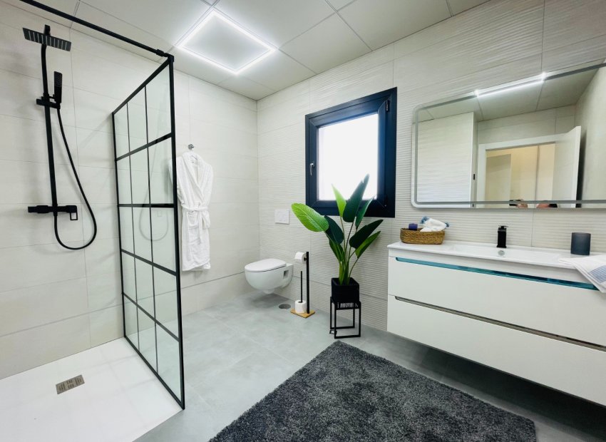 Nowy budynek - detached - Torrevieja