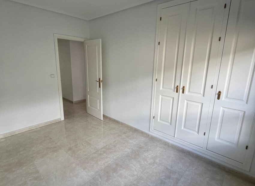 Nowy budynek - ground-floor - Orihuela