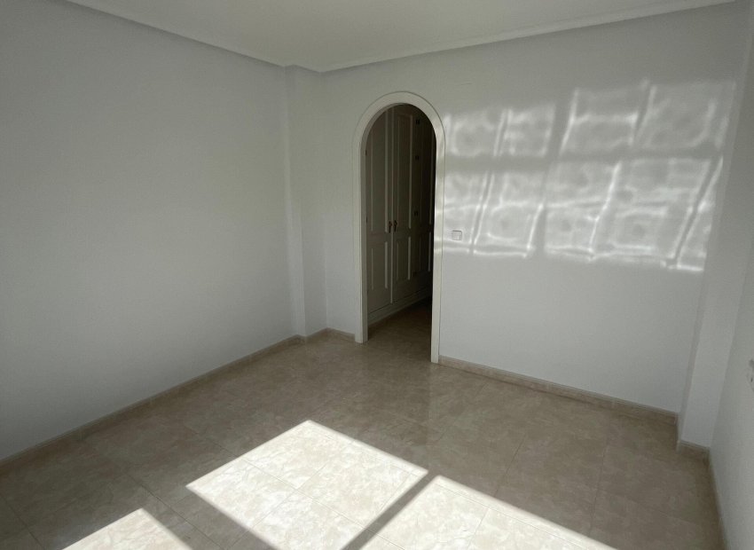 Nowy budynek - ground-floor - Orihuela