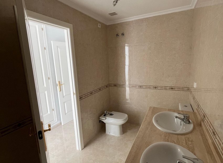 Nowy budynek - ground-floor - Orihuela