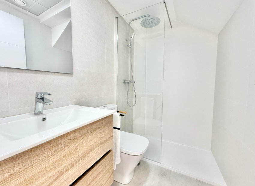 Nowy budynek - high-bungalow - Cox