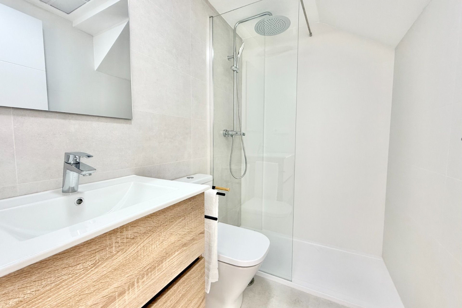 Nowy budynek - high-bungalow - Cox