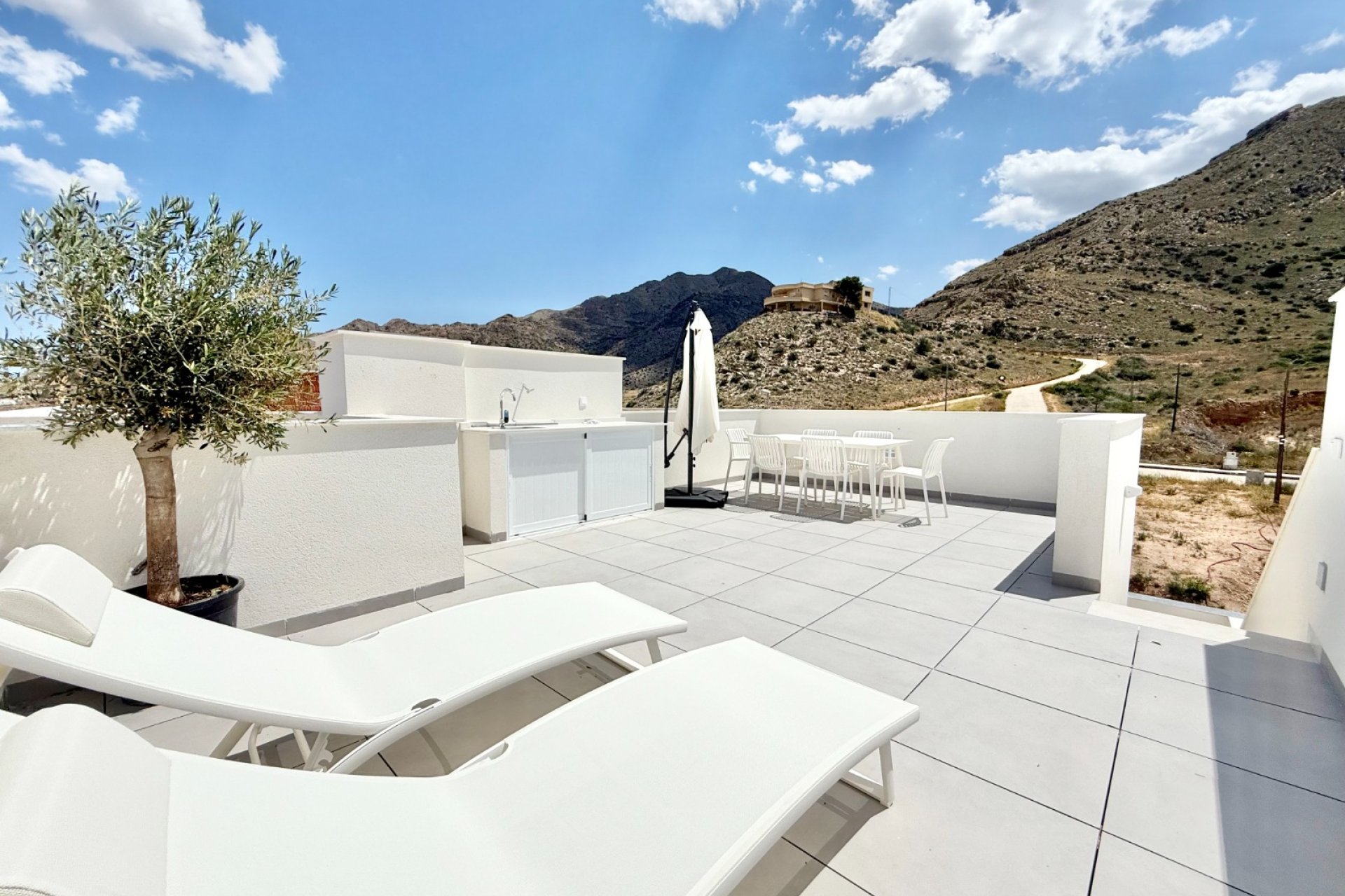 Nowy budynek - high-bungalow - Cox