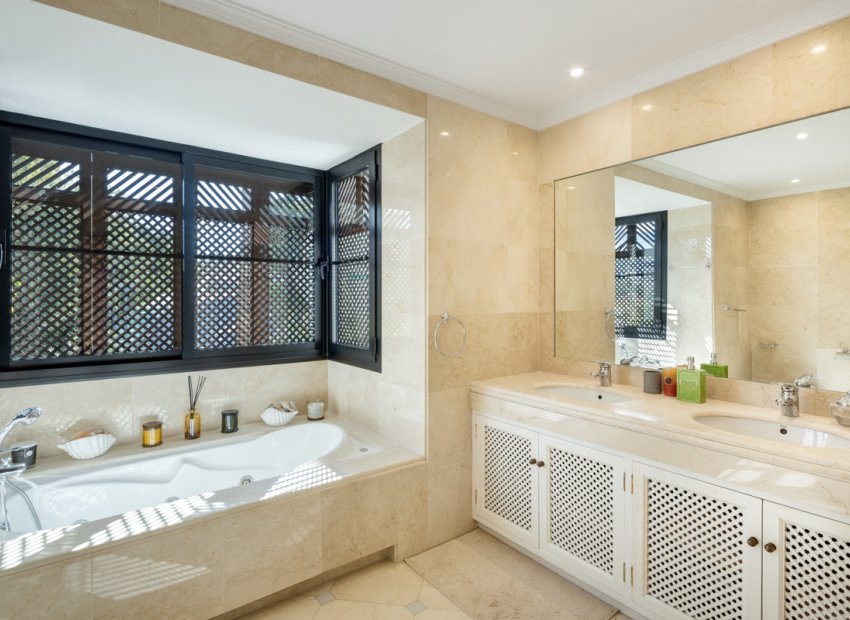 Nowy budynek - Villa - Benahavís