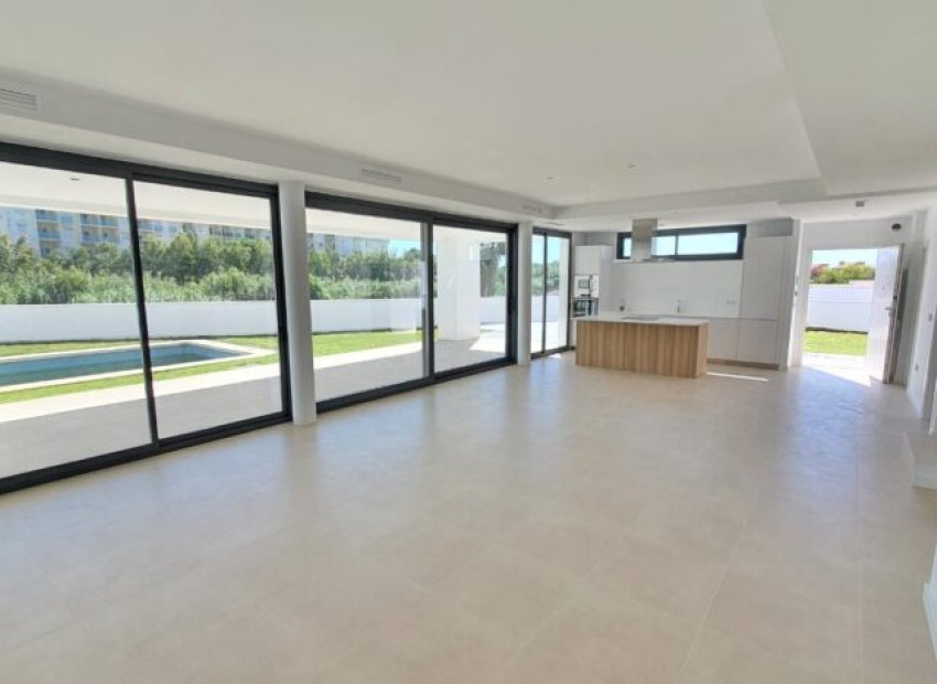 Nowy budynek - Villa - Manilva