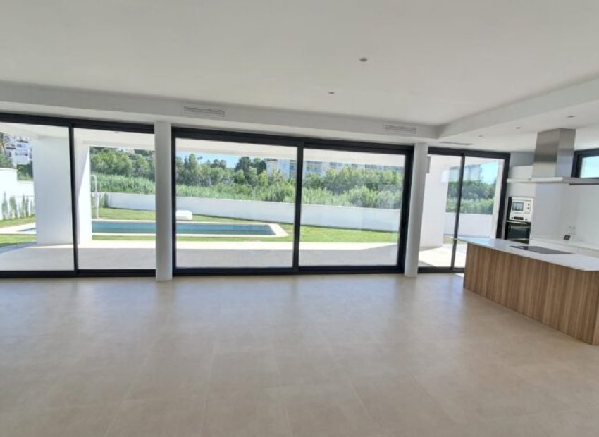 Nowy budynek - Villa - Manilva