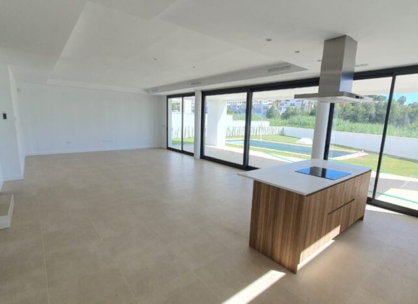 Nowy budynek - Villa - Manilva