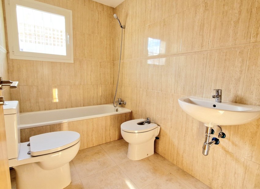 Új építés - detached - Purias