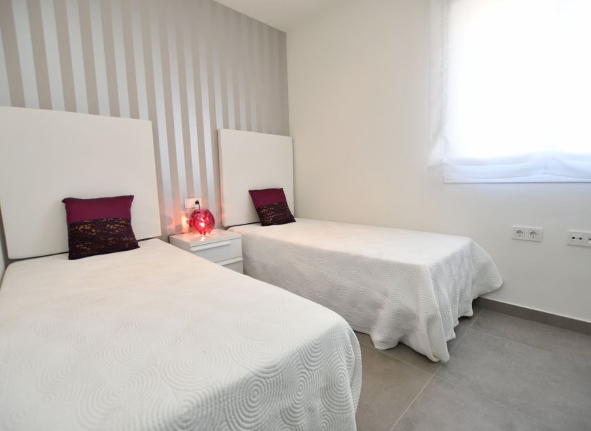 Új építés - low-bungalow - San Miguel de Salinas