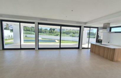 Nowy budynek - Villa - Manilva