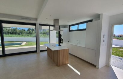 Nowy budynek - Villa - Manilva