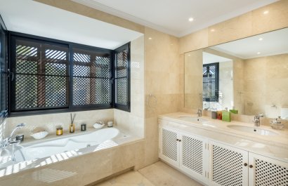 Nowy budynek - Villa - Benahavís