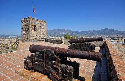 Nowy budynek - Daszek - Las Lagunas de Mijas