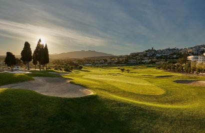 Nowy budynek - Daszek - Las Lagunas de Mijas